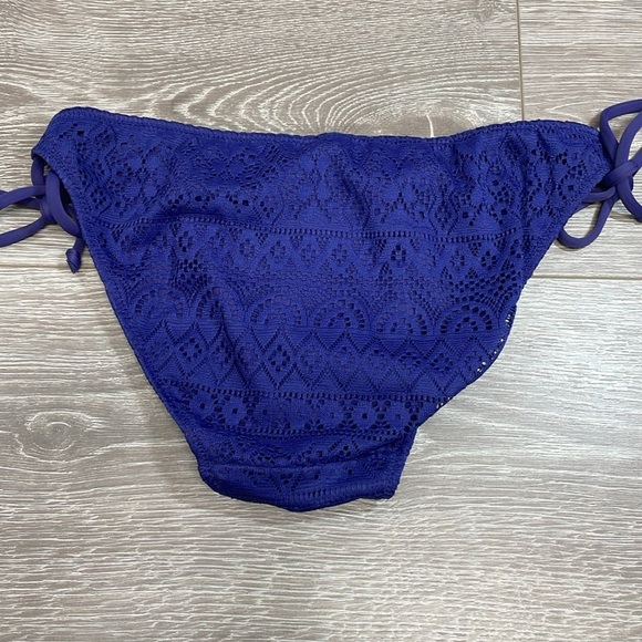 NWOT Victoria Secret Bikini Crochet Side Tie Bottom Triangle Top Blue M - Picture 3 of 16